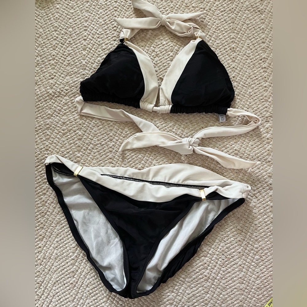 Back and white By the Beach bikini